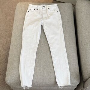 Pistola size 27 skinny jeans w frayed edges